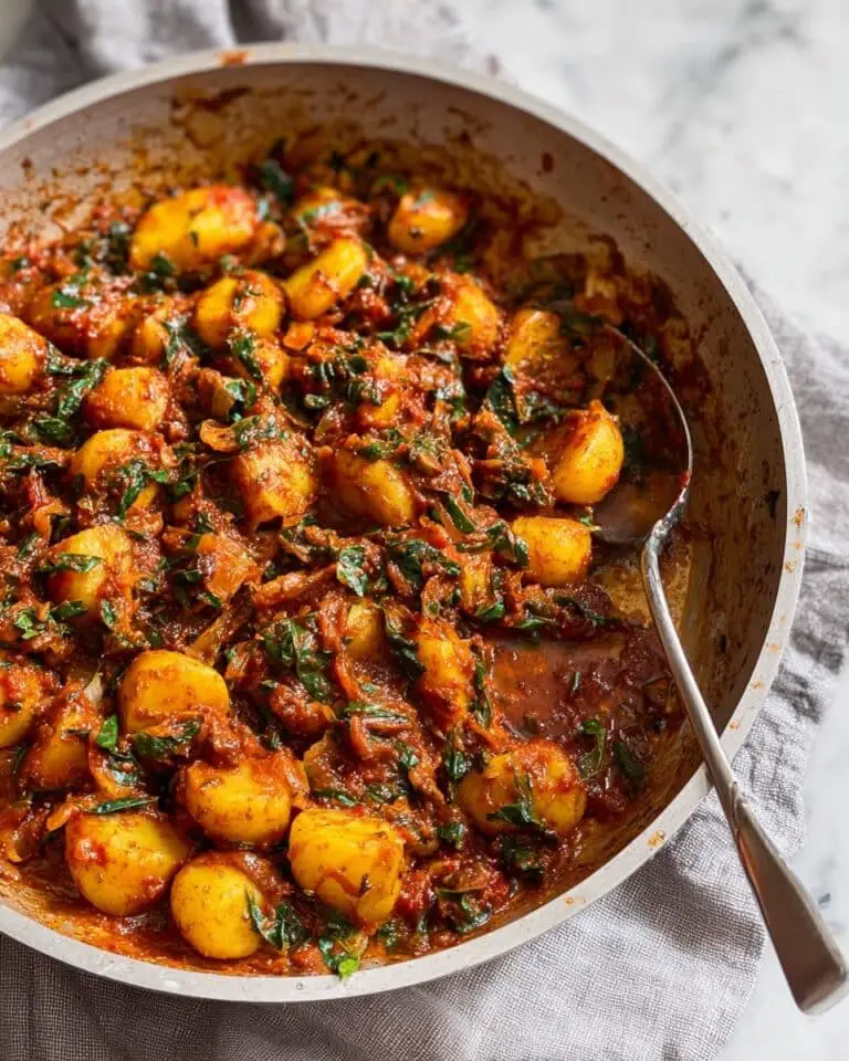 Saag Aloo (Spinach and Potato Curry) Recipe