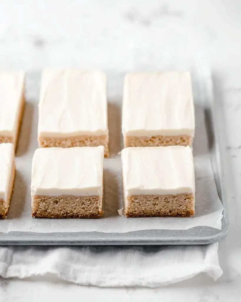 Healthy Cinnamon Roll Cookie Bars Recipe