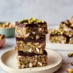 Salted Dark Chocolate Pistachio Quinoa Crunch Bars Recipe